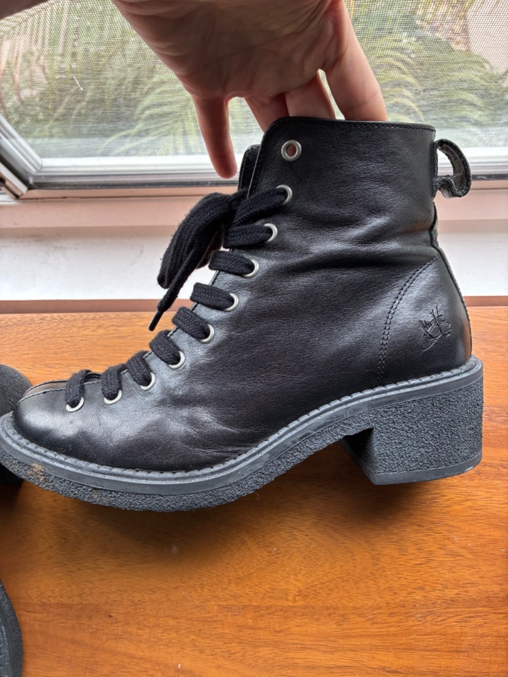 Fluevog slacker siz 8/moto